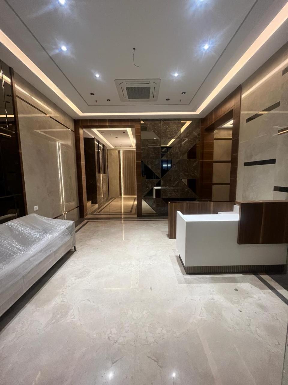Hsquare Luxury Apartments Goregaon Мумбаи Экстерьер фото