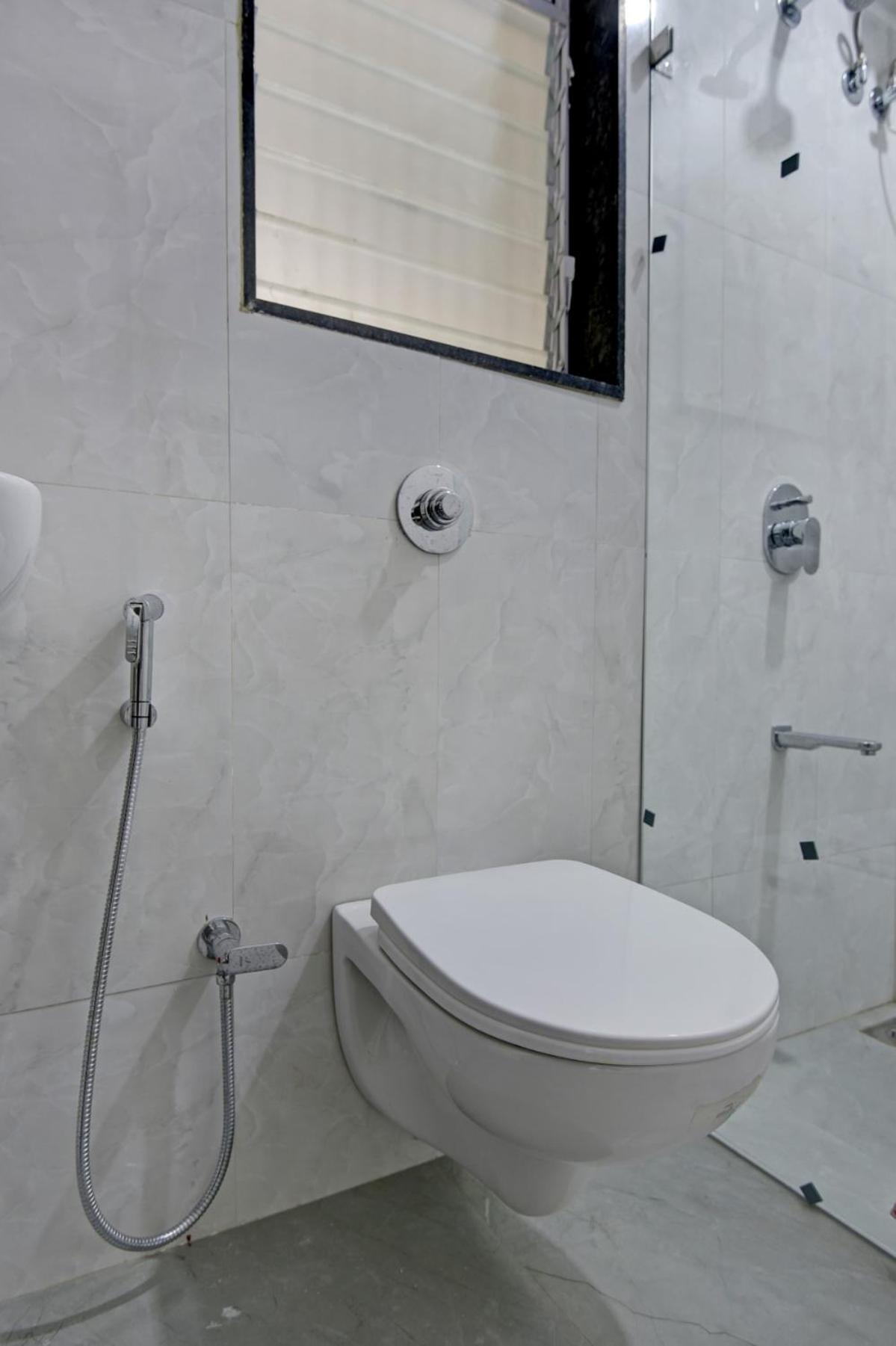 Hsquare Luxury Apartments Goregaon Мумбаи Экстерьер фото