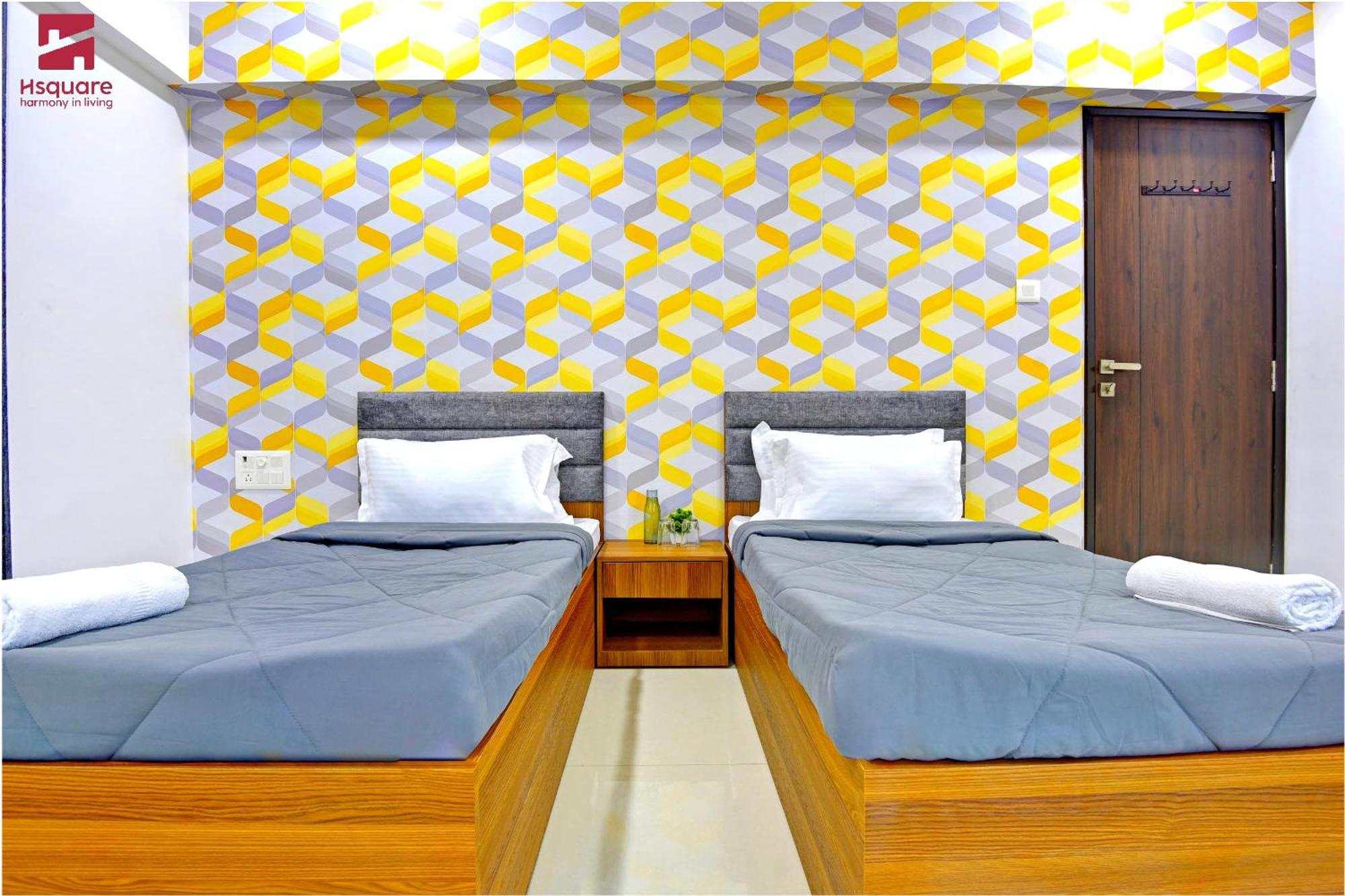 Hsquare Luxury Apartments Goregaon Мумбаи Экстерьер фото
